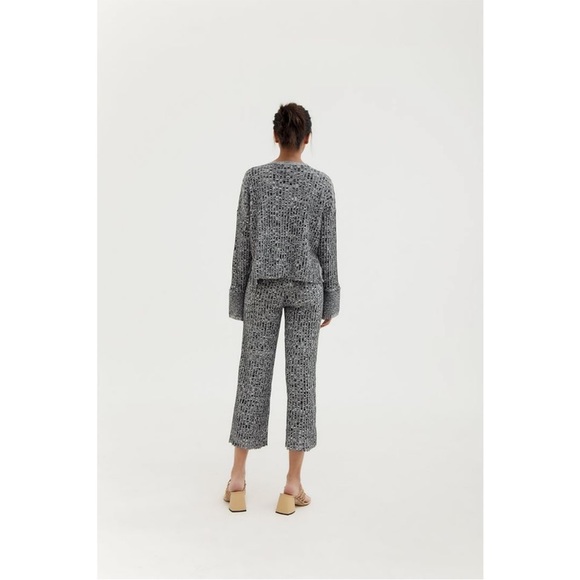 DUMA OFFICIAL Arlet Top in Black - Picture 3 of 4